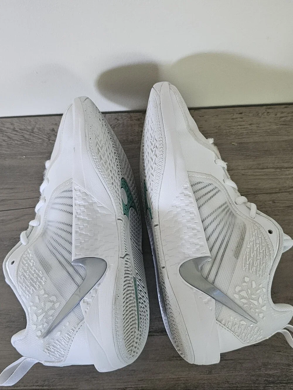 Nike Sabrina 2 White Noise Kids Sneakers Size 4 White Silver Metallic